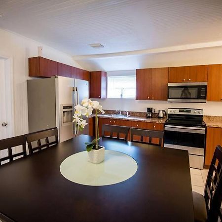 3 Bedroom Miami Home 15 Minutes To The Beach Экстерьер фото