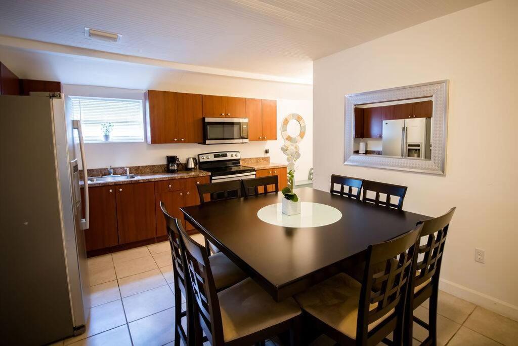 3 Bedroom Miami Home 15 Minutes To The Beach Экстерьер фото