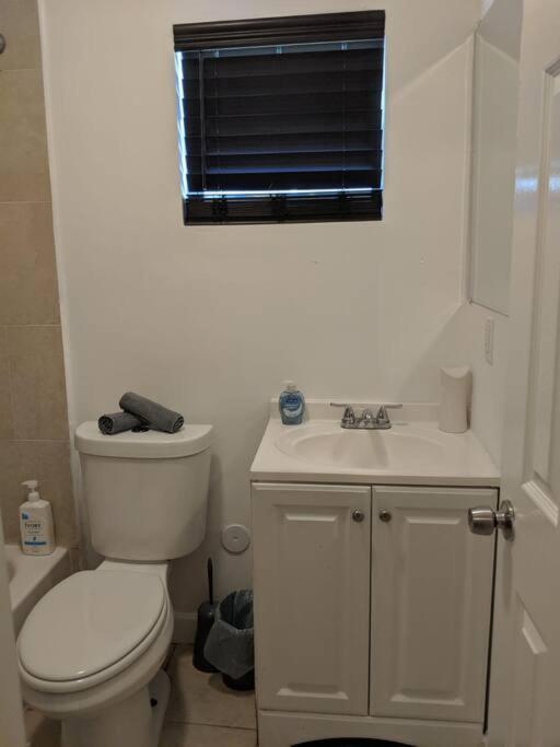3 Bedroom Miami Home 15 Minutes To The Beach Экстерьер фото
