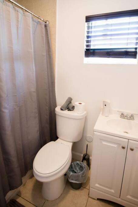 3 Bedroom Miami Home 15 Minutes To The Beach Экстерьер фото